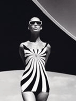 F.C. Gundlach, Brigitte Bauer. Op Art-Badeanzug von Sinz, Vouliagmeni/Griechenland 1966, © F.C. Gundlach