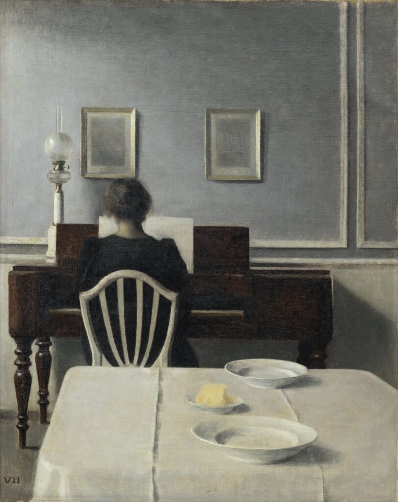 Vilhelm Hammershøi. Interior con mujer al piano, Strandgade 30, 1901. Colección privada