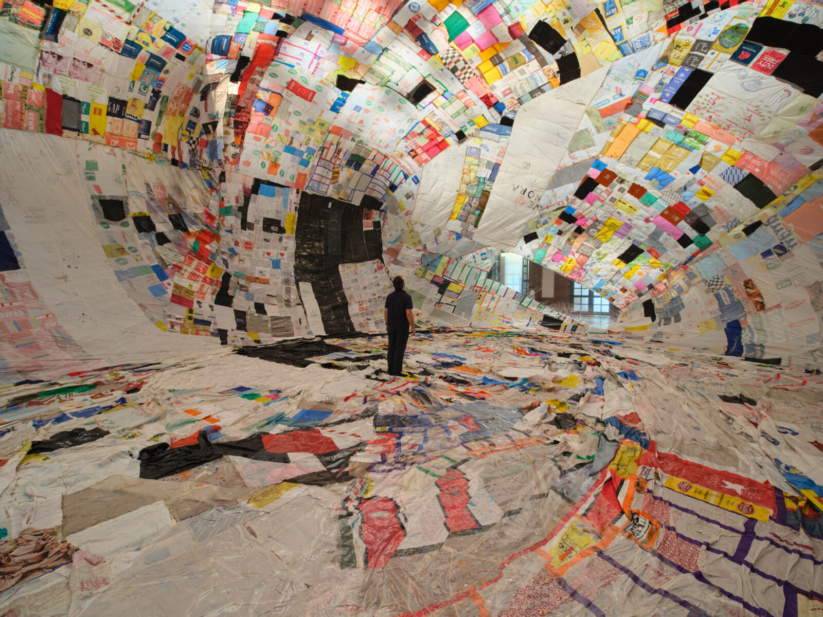 Tomás Saraceno. Ancestral Futures. Haus der Kunst. Fotografía: Agostino Osio