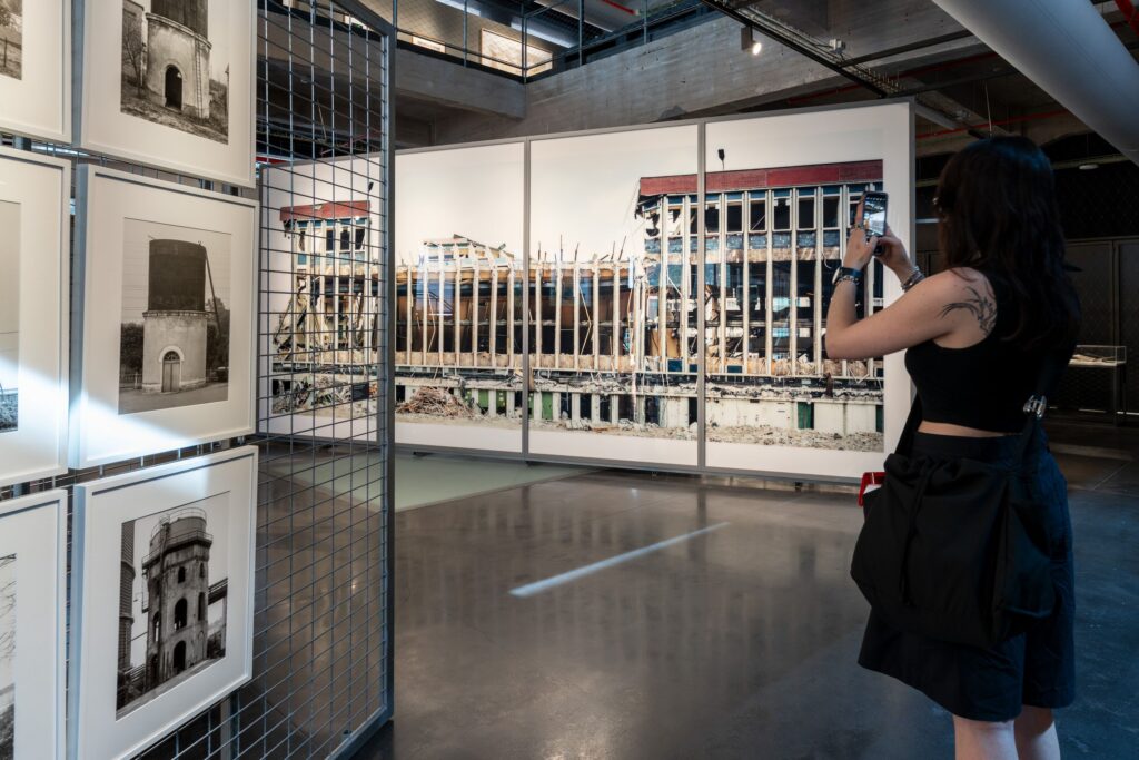 Después de todo. Fotografía en la Colección Helga de Alvear. Espacio Cultural Serrería Belga