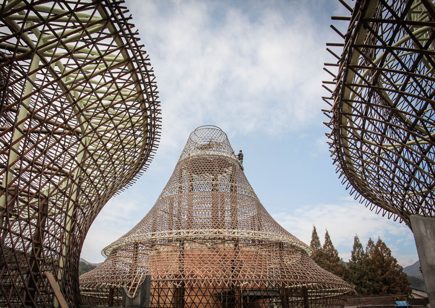 Anna Heringer. Albergue en la Bienal de Bambú de Longquan, Baoxi (China), 2016