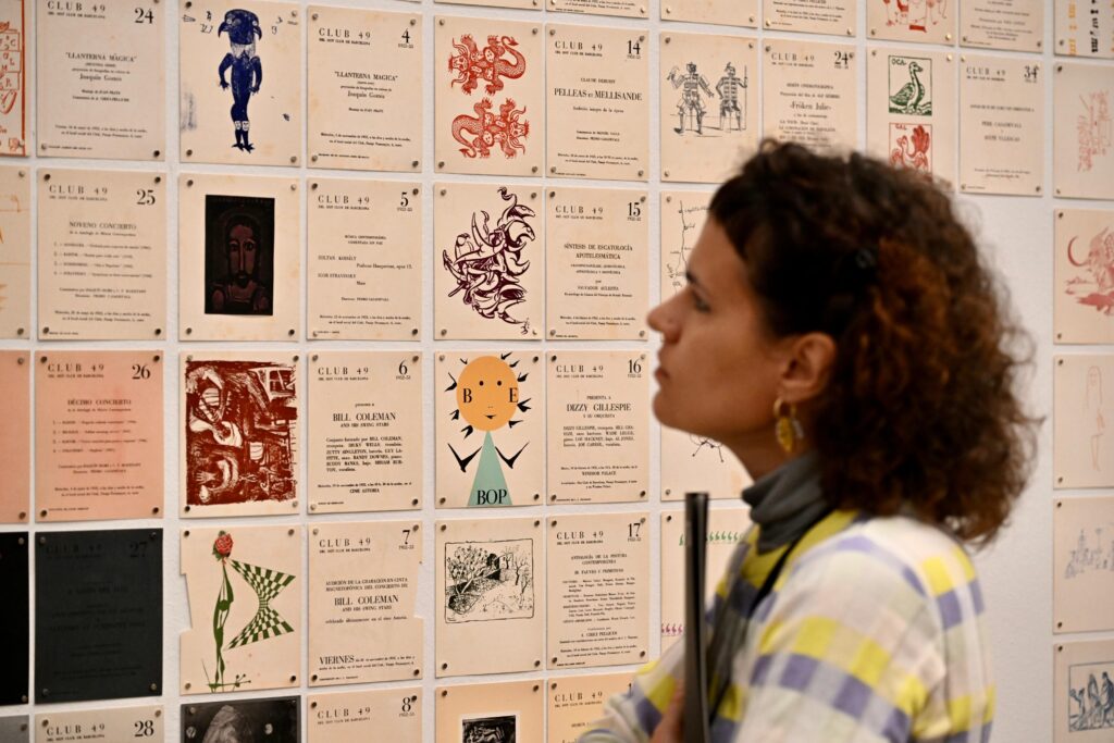 Imágenes de sala de la exposición "Antoni Tàpies. La Imaginación del mundo" del Museo Tàpies, Barcelona © De la fotografía: Pep Herrero, 2025. Del autor: Comissió Tàpies / VEGAP, 2025