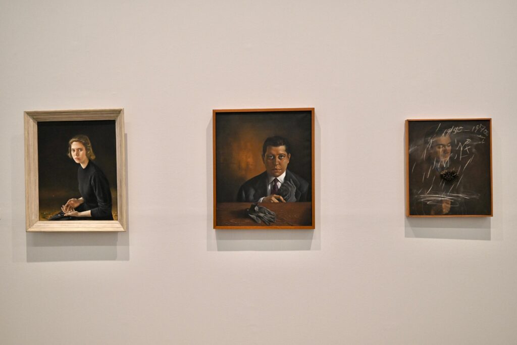 Imágenes de sala de la exposición "Antoni Tàpies. La Imaginación del mundo" del Museo Tàpies, Barcelona © De la fotografía: Pep Herrero, 2025. Del autor: Comissió Tàpies / VEGAP, 2025
