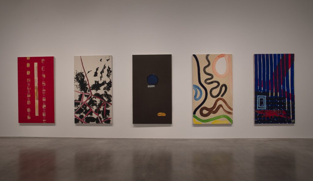 Vista de la exposición Juan Uslé. Ese barco en la montaña