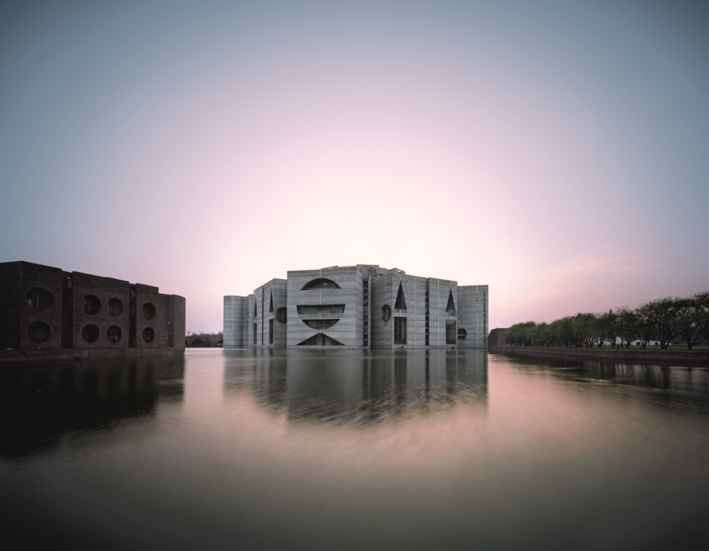 Louis Kahn. Asamblea Nacional de Bangladesh, 1964-1982