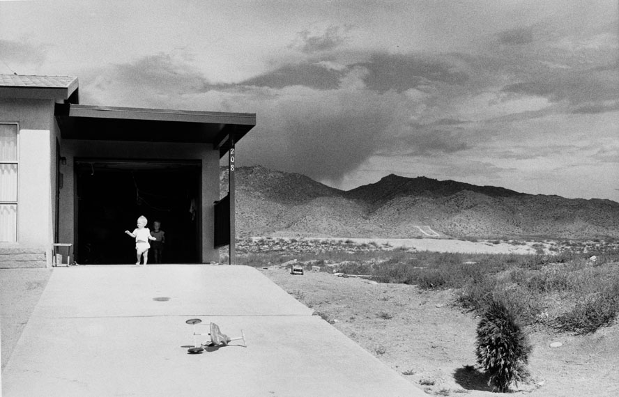 Garry Winogrand. Albuquerque, Nuevo México, 1957. Colección Fundación MAPFRE. © The Estate of Garry Winogrand, courtesy Fraenkel Gallery San Francisco