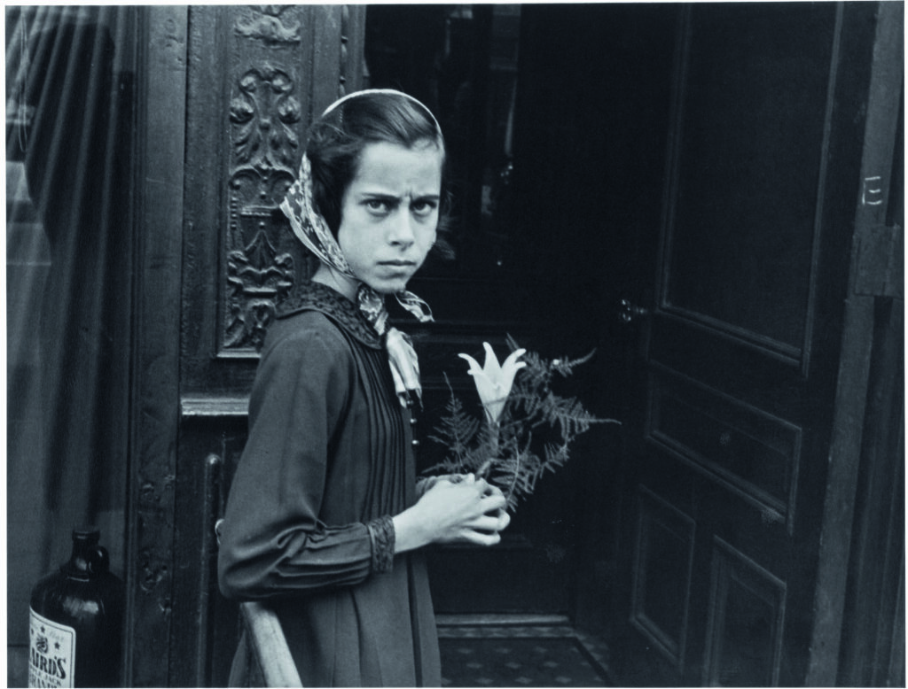 Helen Levitt. New York, hacia 1939. © Film Documents LLC, courtesy Zander Galerie, Cologne