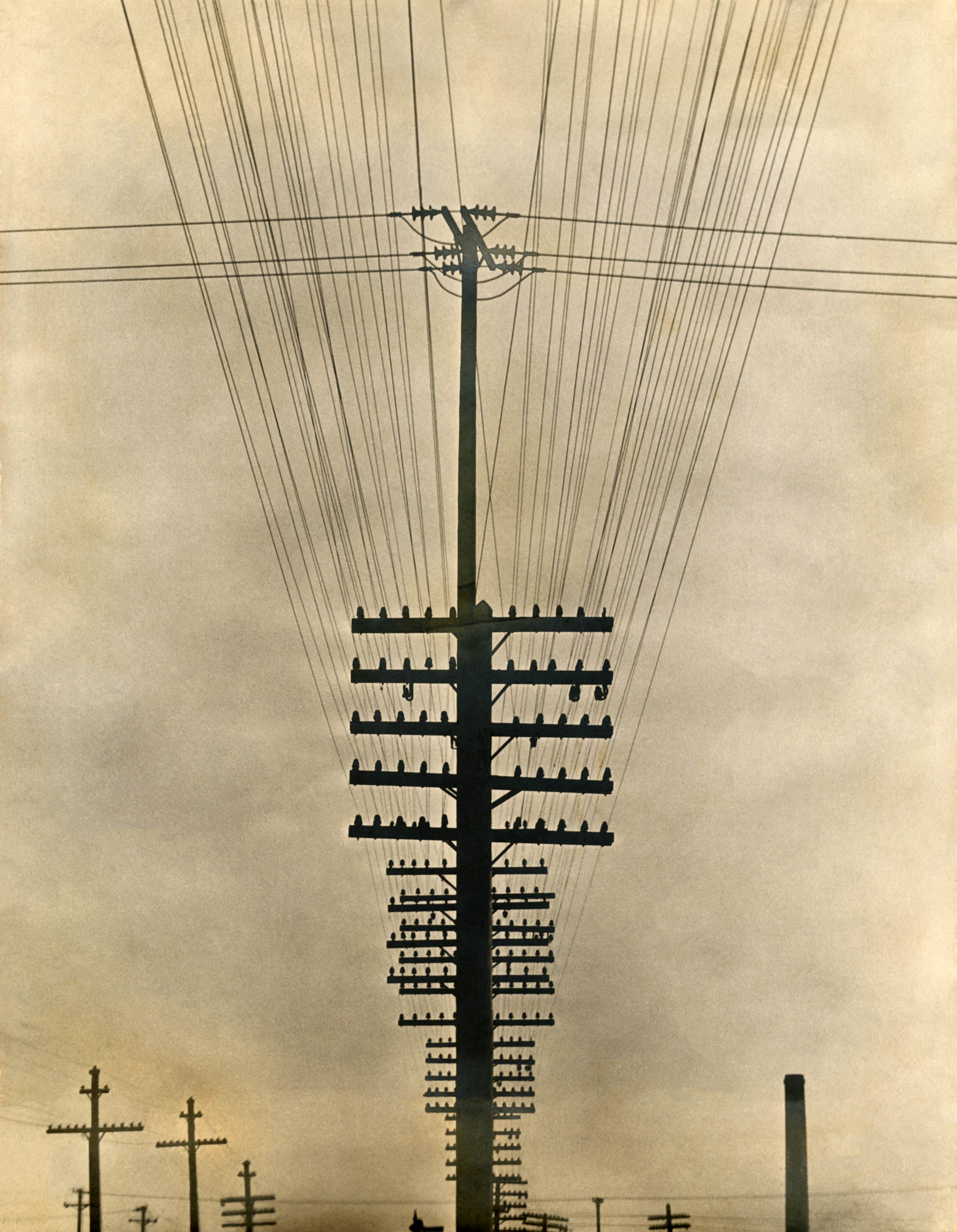 Tina Modotti. Vista parcial del sistema telegráfico, hacia 1927. Colección y Archivo de Fundación Televisa