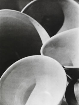 Paul Strand. Abstraction, Bowls, Twin Lakes, Connecticut, 1916. Colecciones FUNDACIÓN MAPFRE, FM000895 © Aperture Foundation Inc., Paul Strand Archive 