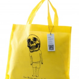Una de las bolsas diseñadas por Juan Zamora para masdearte. También en amarillo y en negro