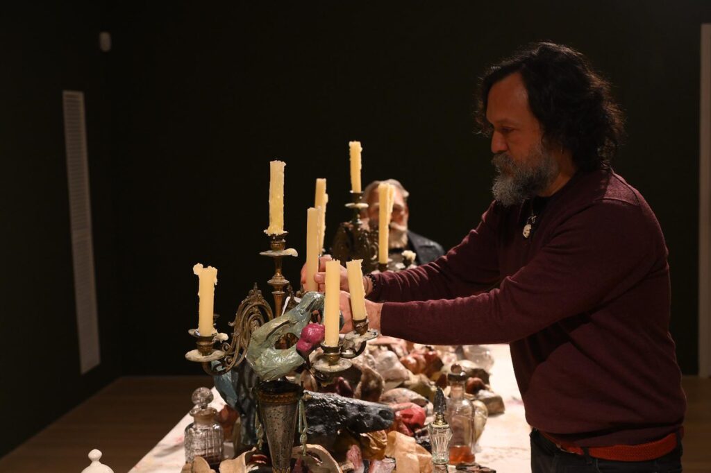 José Luis Serzo. Mascarada de sobremesa. Tributo a un incómodo silencio entre Ensor & Solana. MAS, Santander