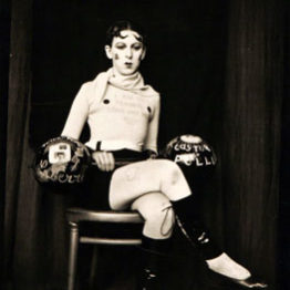 Claude Cahun. Self-portrait (I am in Training… Don't Kiss Me), hacia 1927. Colección privada. © Claude Cahun