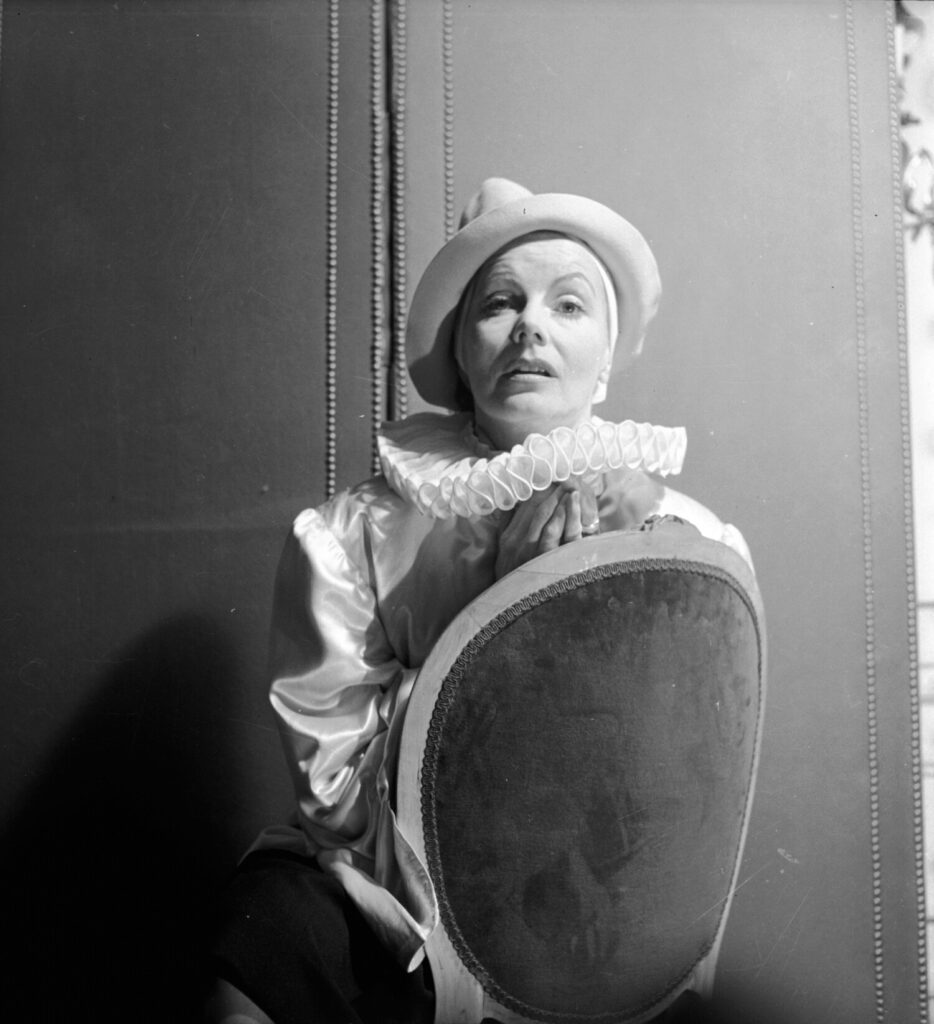 Cecil Beaton, Greta Garbo en Pierrot © National Portrait Gallery, Vogue, Condé Nast