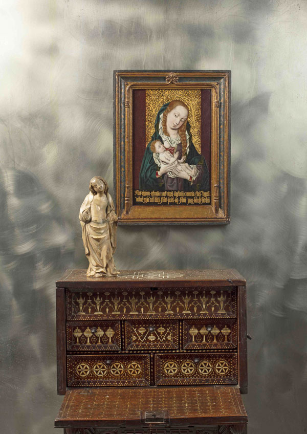 Virgen de la Leche del Maestro del Brocado Dorado, Figura femenina atribuida a Pere Joan y escritorio de nogal con taracea. Artur Ramón Art