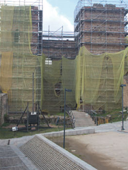 Trabajos de restauración en el Castillo de Buitrago de Lozoya