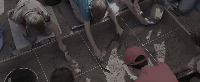 Arqueólogos por un día en Complutum. Actividad organizada por la Comunidad de Madrid a lo largo del verano