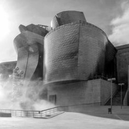 El cine habitado por museos. Un recorrido por cuatro encuentros entre el lenguaje audiovisual y los centros de arte. Museo Guggenheim Bilbao