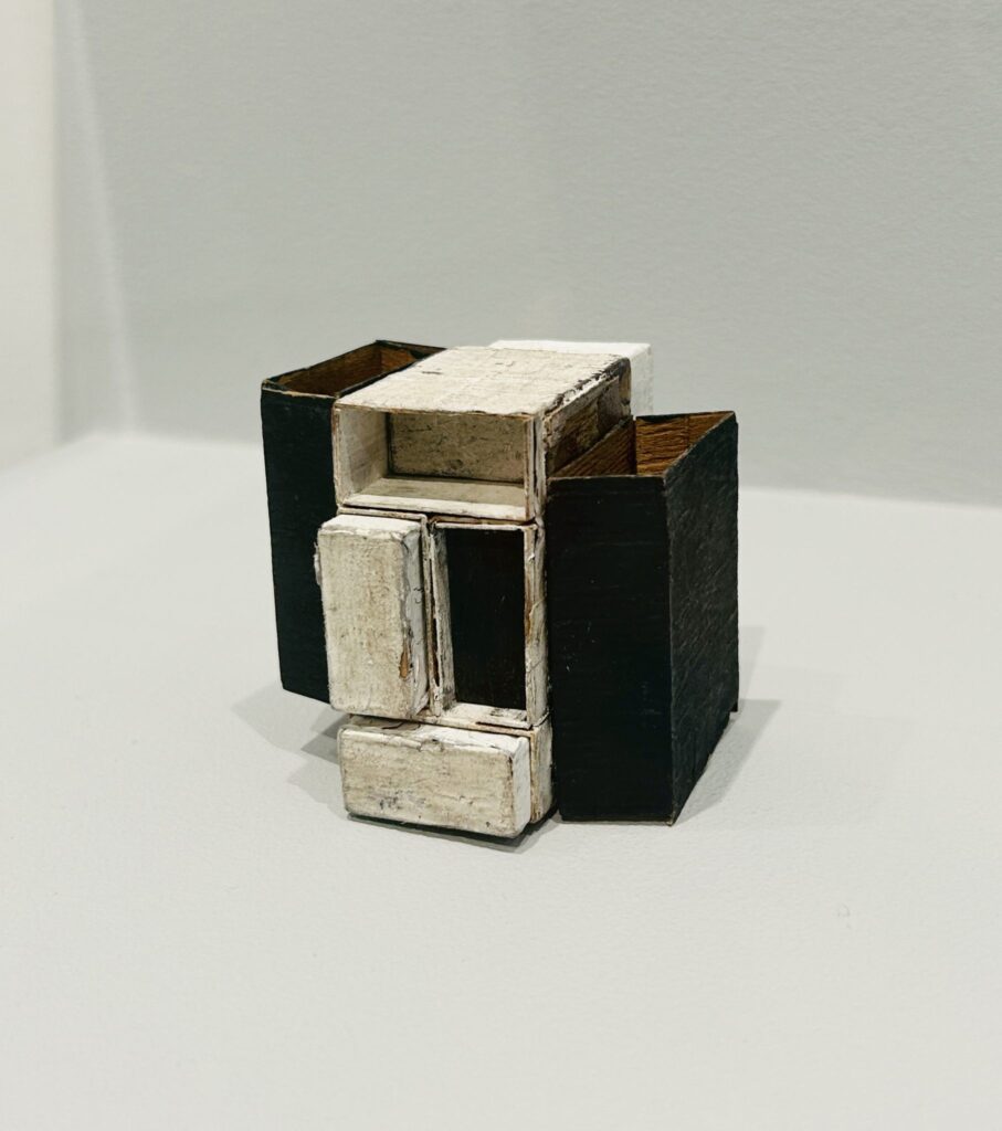 30′ con Lygia Clark: La fragilidad de la geometría. Museo Helga de Alvear