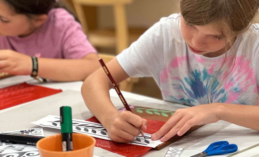 Quien a buen árbol se arrima… Talleres de Navidad en el Museo Picasso Málaga