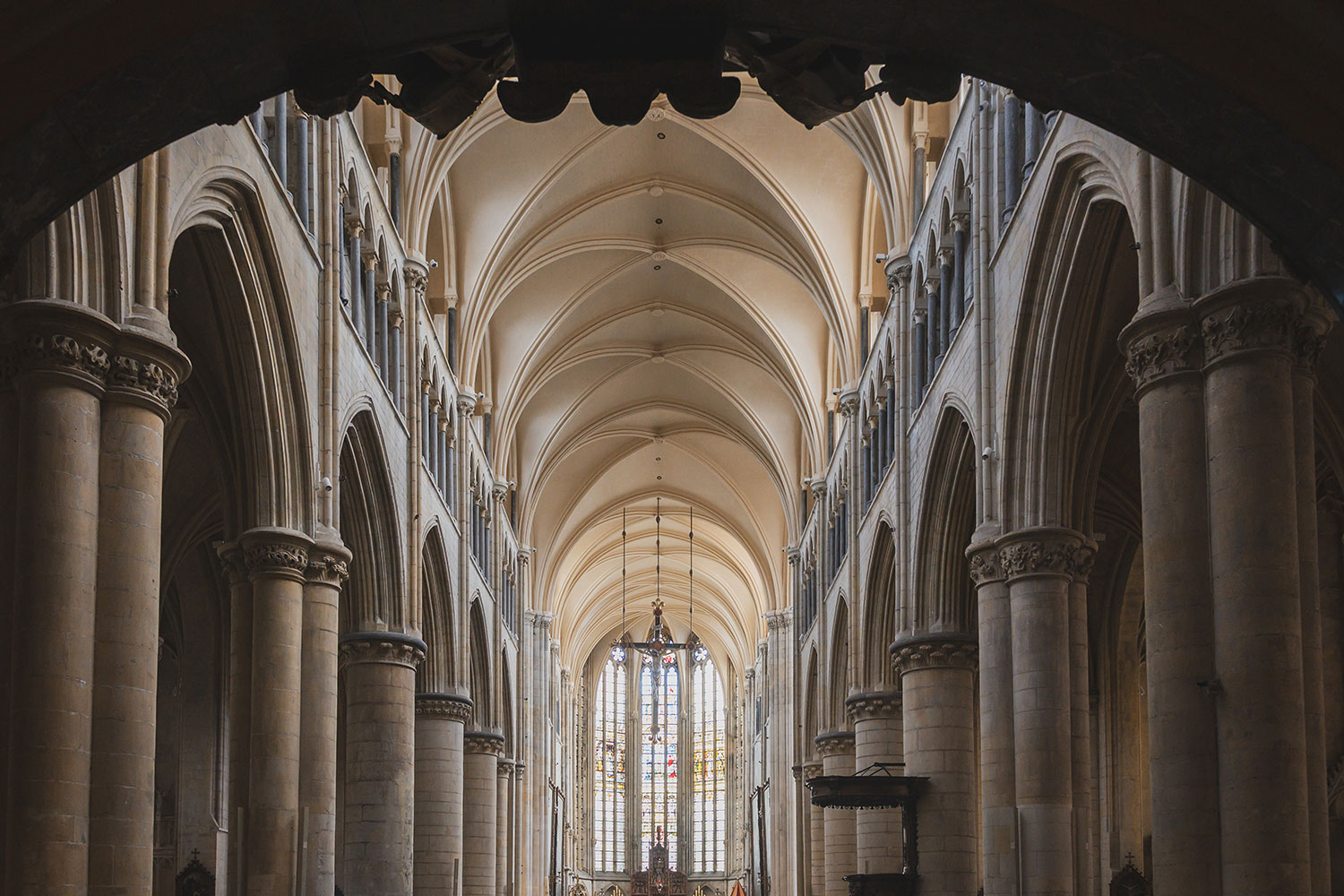 Nave central de la Iglesia de Nuestra Señora, Tongeren
