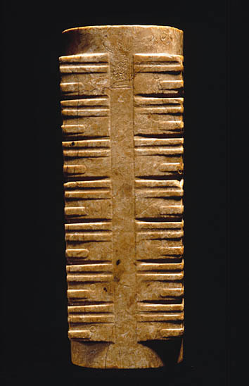 Cong, cultura Liangzhu, 3200-2000 a.C. Musée Guimet 