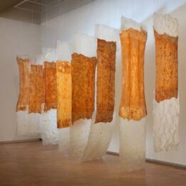 Eva Hesse y Eventual, la escultura que se desgasta