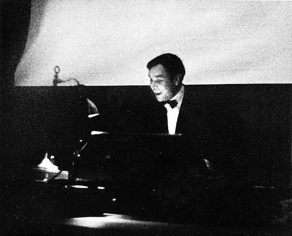 Yves Klein en La Sorbona, 3 de junio de 1959