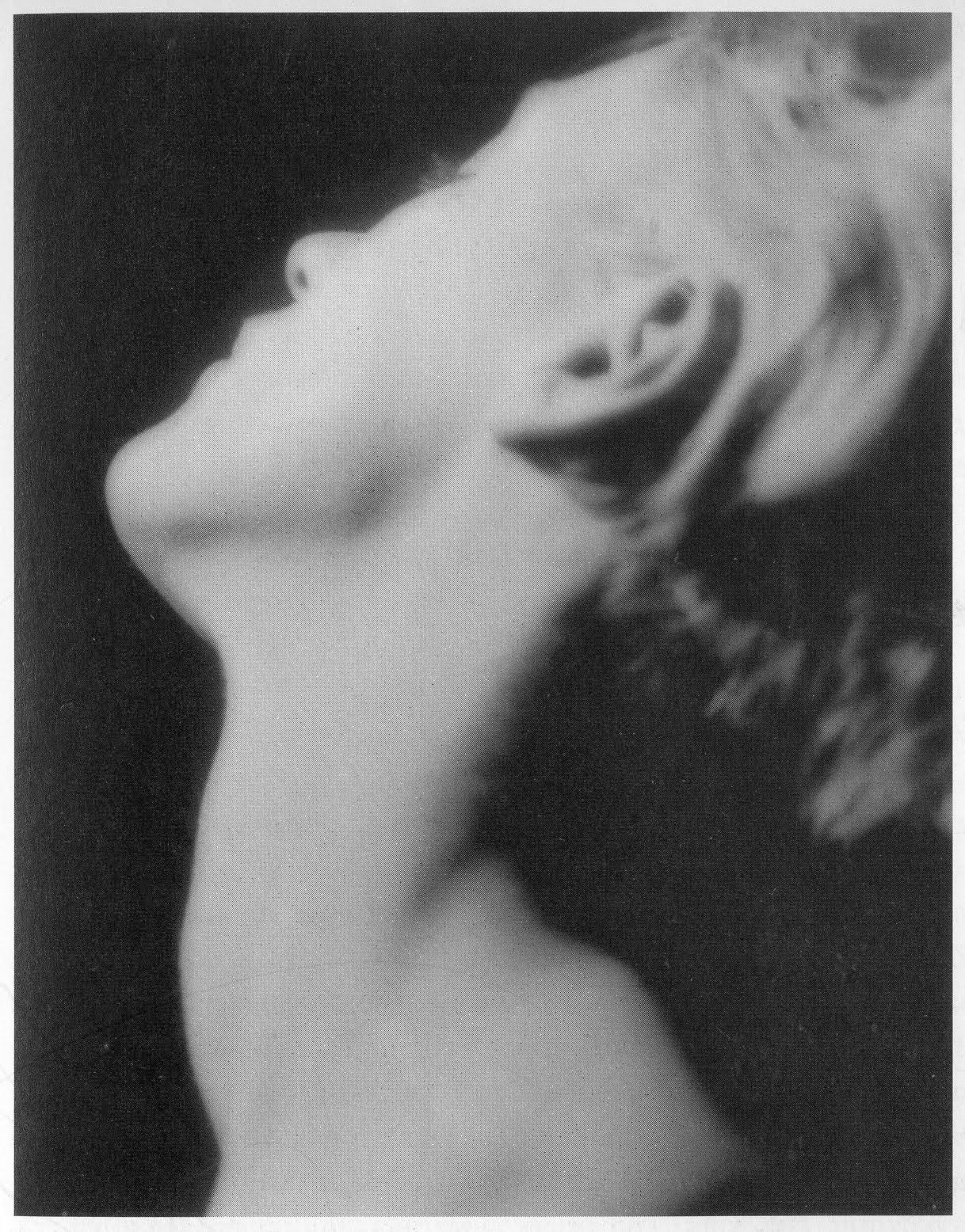 Lee Miller. Cuello, 1930. National Portrait Gallery, Londres