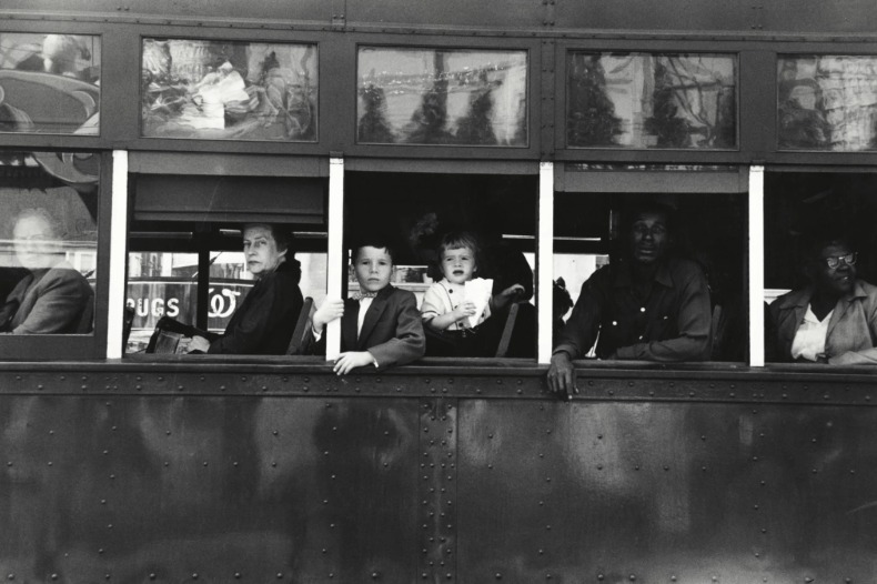 Robert Frank. Trolley – New Orleans, 1955. Serie Los Americanos