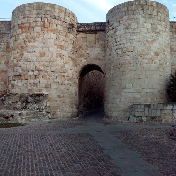 Puerta de Doña Urraca, Zamora